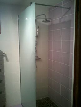 Pare douche sur mesure pour douche italienne