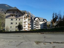 POSE PARQUET FLOTTANT DANS BATIMENT ENTIER A SAINT JEAN DE MAURIENNE